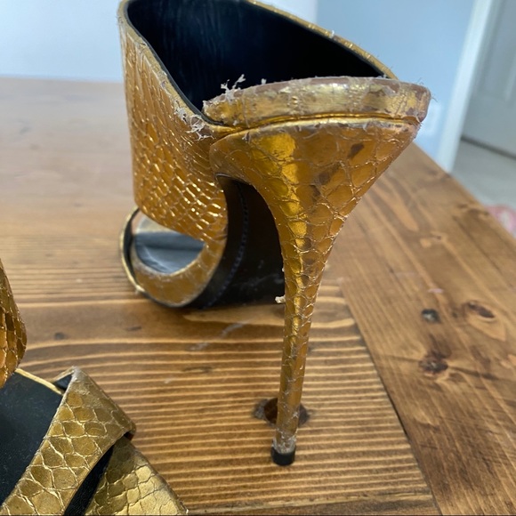 Giuseppe Zanotti gold heels - Picture 6 of 8